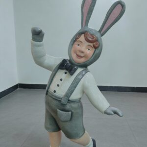 Декоративная скульптура "Мальчик зайчик"
