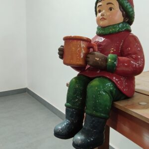 Декоративная скульптура "Мальчик с кружкой"